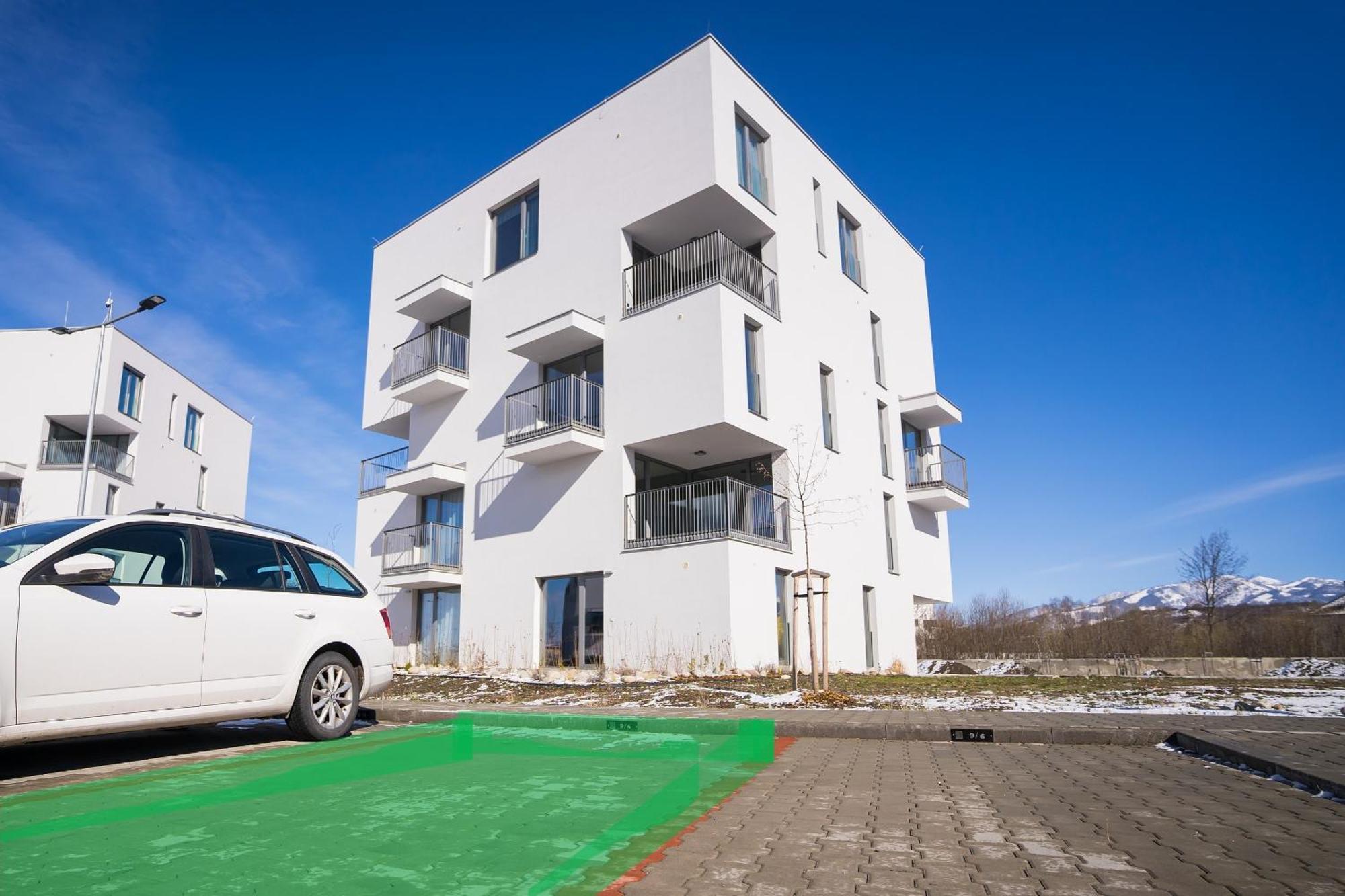 Avocado Apartment Victory Port Липтовски-Микулаш Экстерьер фото